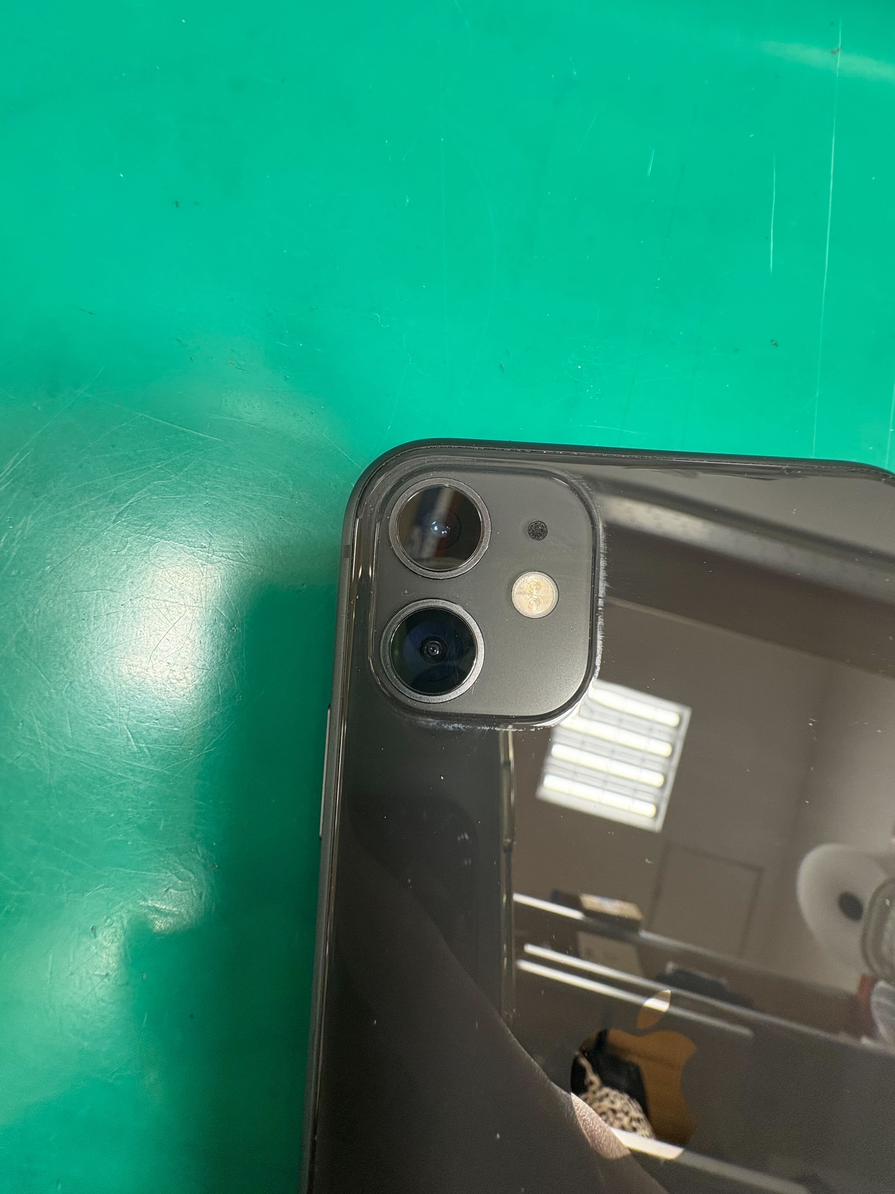 豊橋市】iPhone11のカメラレンズ割れ修理｜放置は危険！1時間でレンズ
